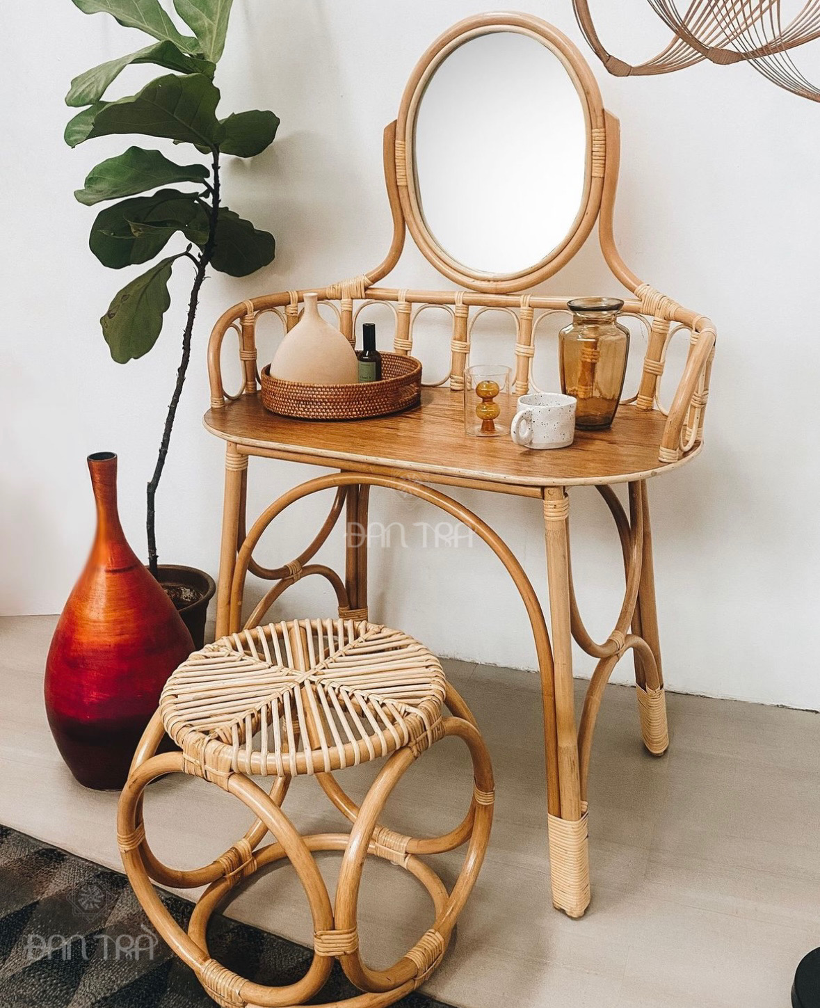 Bộ bàn ghế mây trang điểm cổ điển