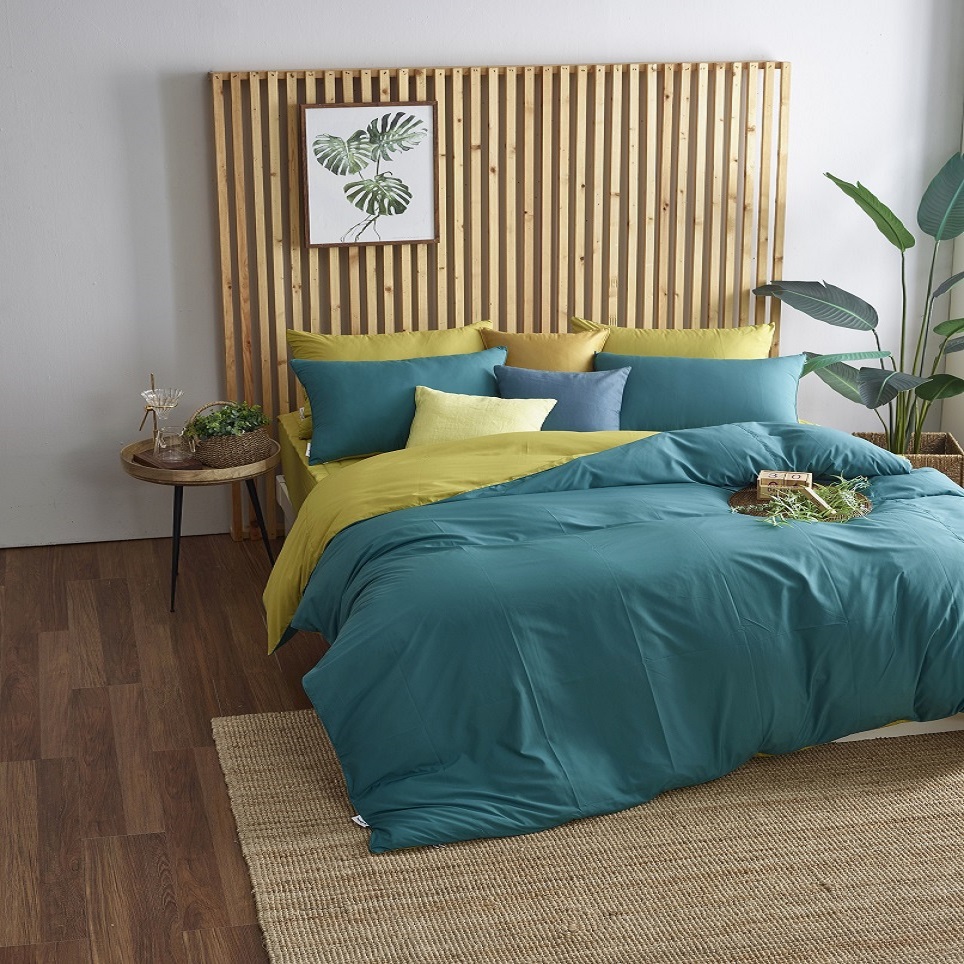 Bộ vỏ chăn nệm gối mã Forest Green dùng cho giường King Size gồm 1 vỏ chăn, 1 vỏ nệm, 2 vỏ gối chất liệu Polyester
