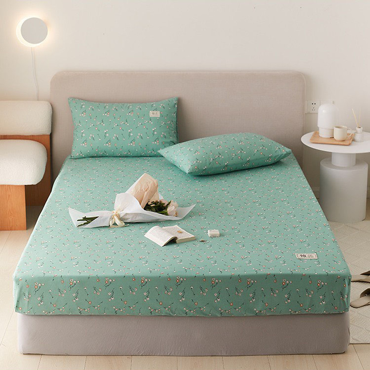 Bộ ga giường EmmiBedding Store 100 % cotton, Bộ ga chun và 2 vỏ gối  miễn phí bo chun - hoa cỏ xanh - 1m8x2mx10cm