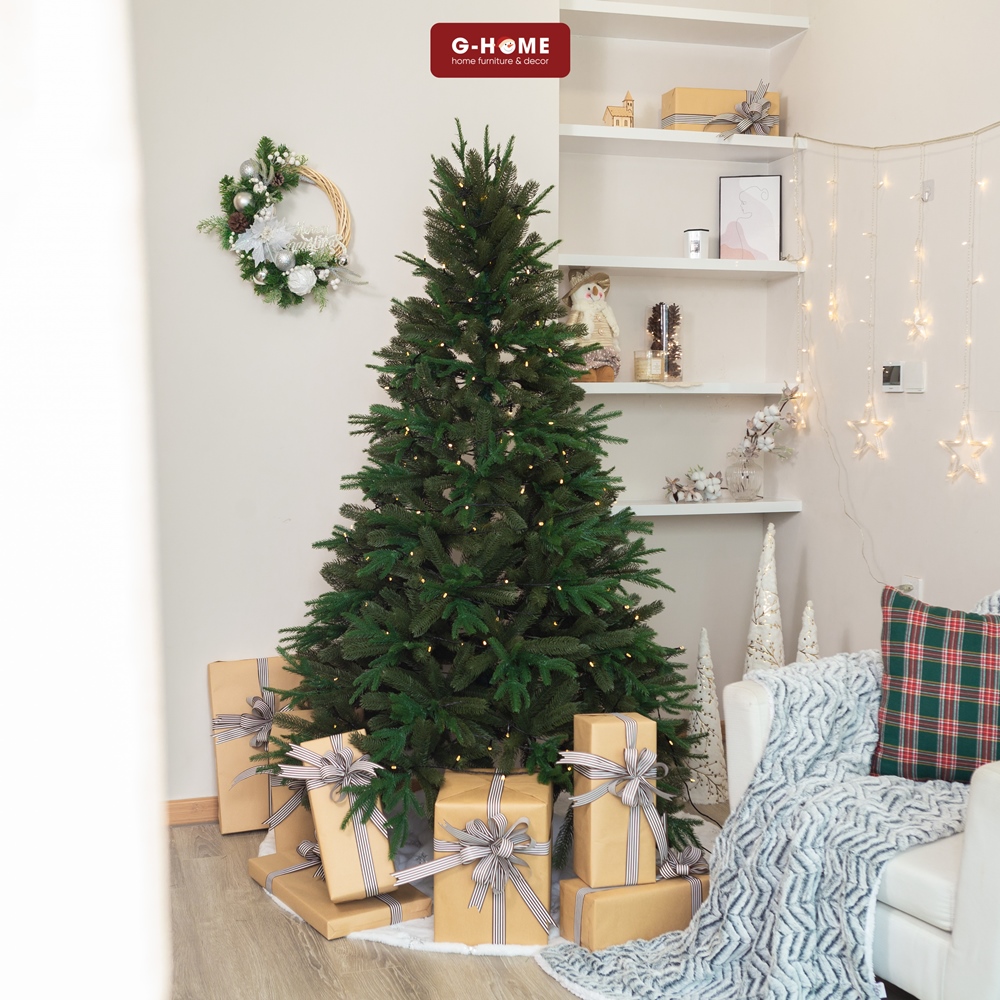 Cây thông xanh 1m8 truyền thống tán xòe  trang trí Giáng sinh Ghome, cây thông Noel chất PE cao cấp decor CT22 M4